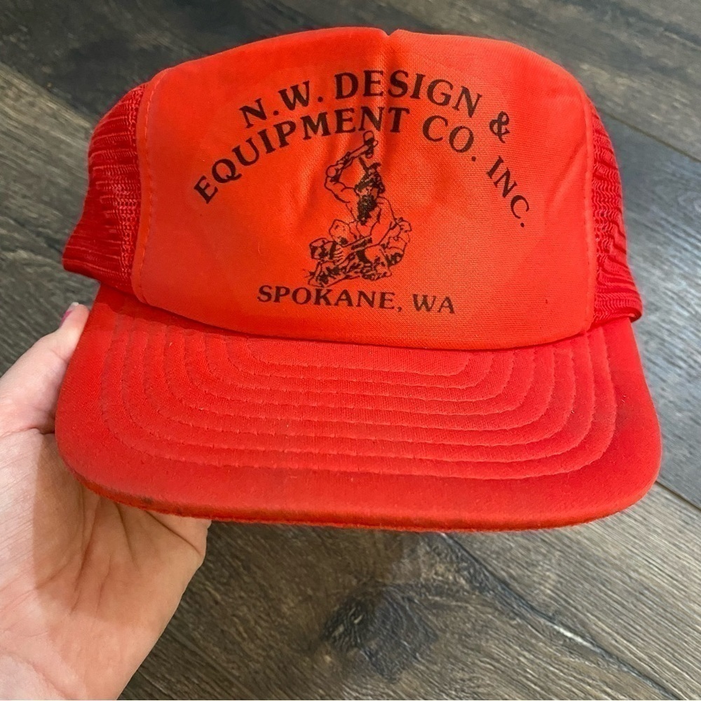 Vintage SnapBack trucker hat red “NW Design & Equipment”